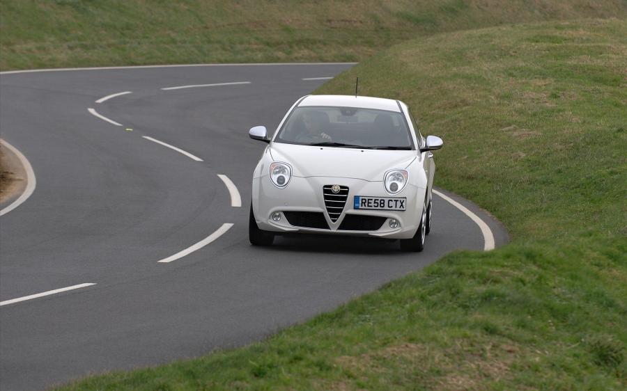  Alfa Romeo MiTo (955) 2009 года  (UK) (фото 41 из 47)